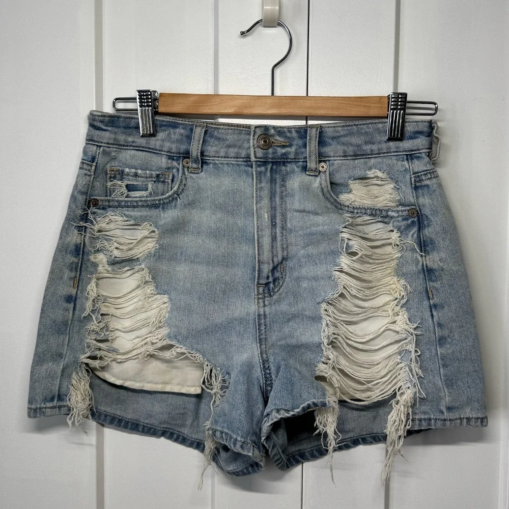 American Eagle Denim Mom Shorts, Size 4 - Picture 2 of 4
